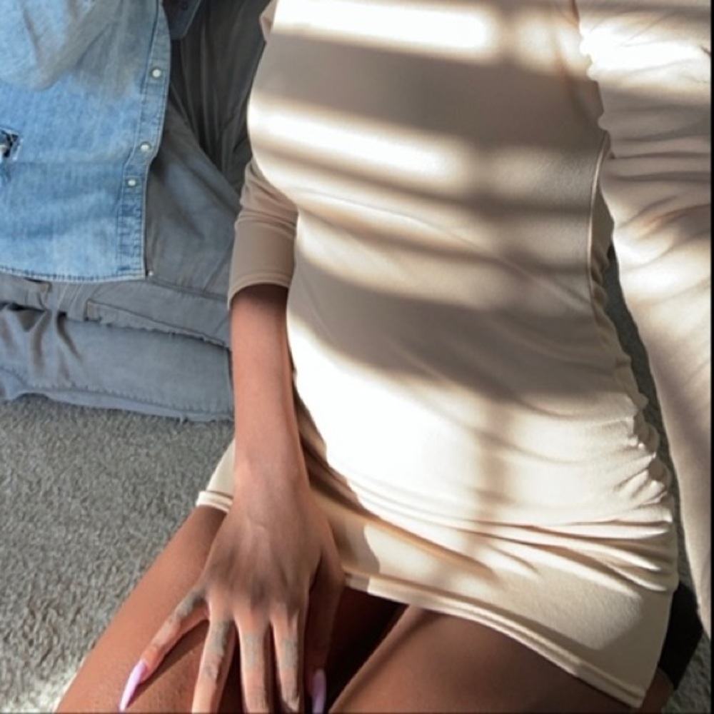 Off-shoulders Tan Bodycon Dress